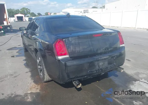 2015 Chrysler 300 300S из США, поврежденный, VIN 2C3CCABGXFH830630
